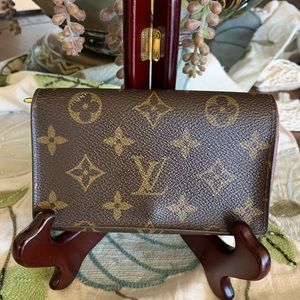 Authentic Louis Vuitton Porte Monnaie Compact Wallet